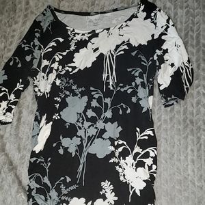 A glow brand maternity small top floral